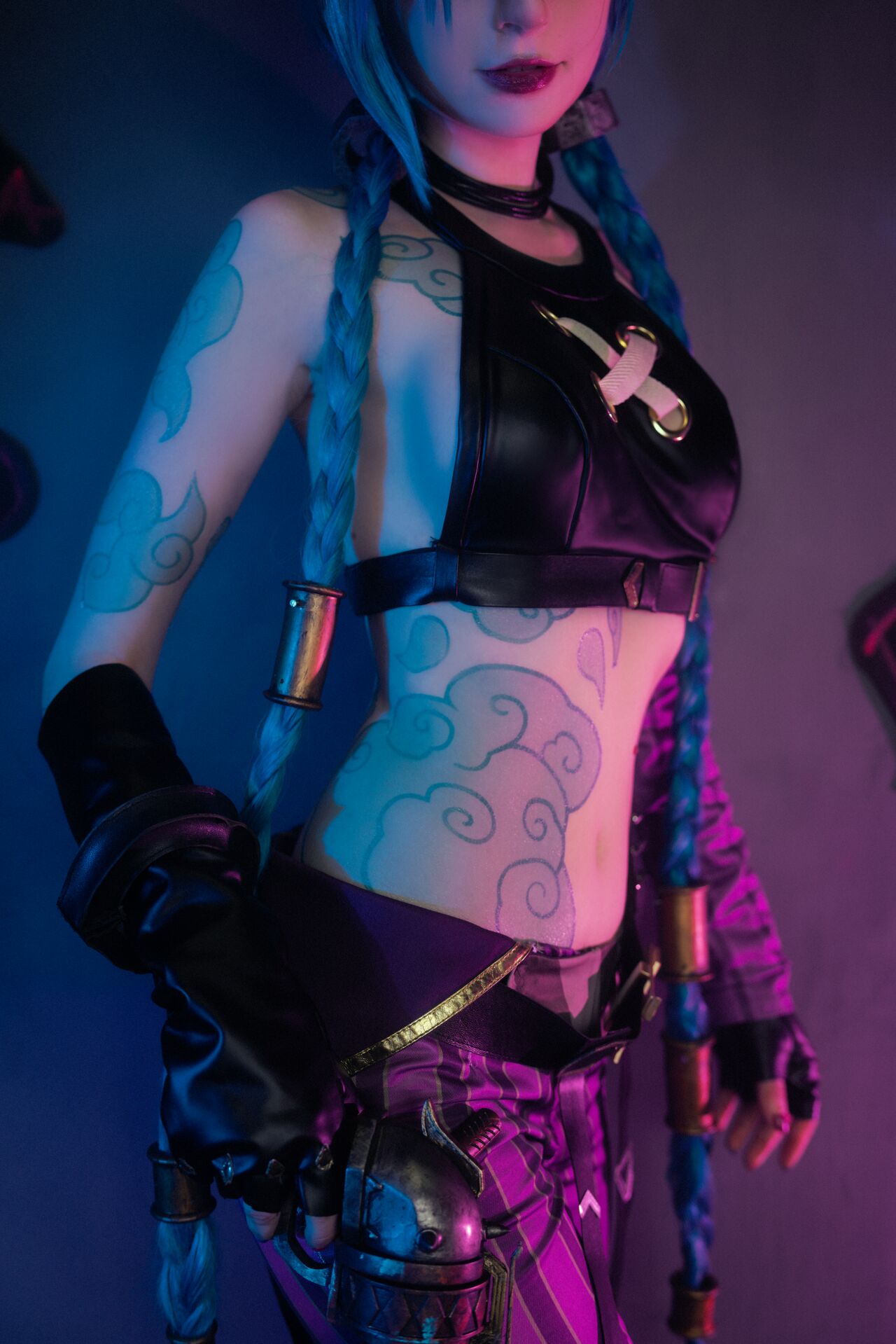 Вызывающий желание косплей Jinx (League of Legends ) by Peachymilky вот это жопа