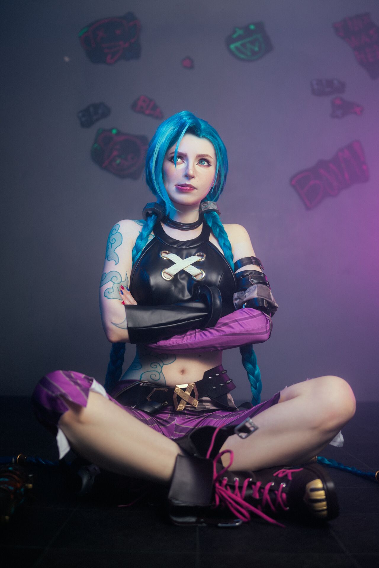 Sexy косплей Jinx (League of Legends ) by Peachymilky footfetish