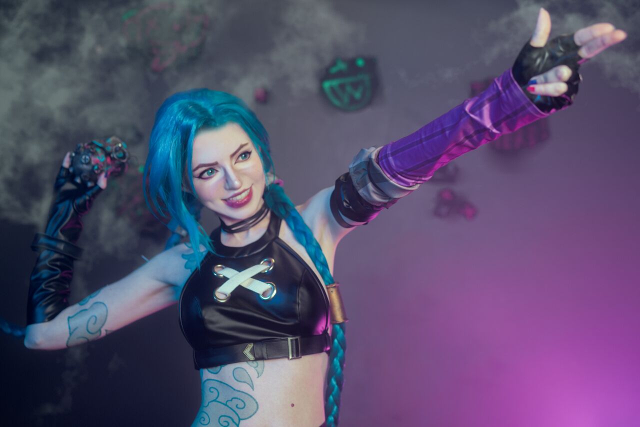 Пленительный и умопомрачительный косплей Jinx (League of Legends ) by Peachymilky порно