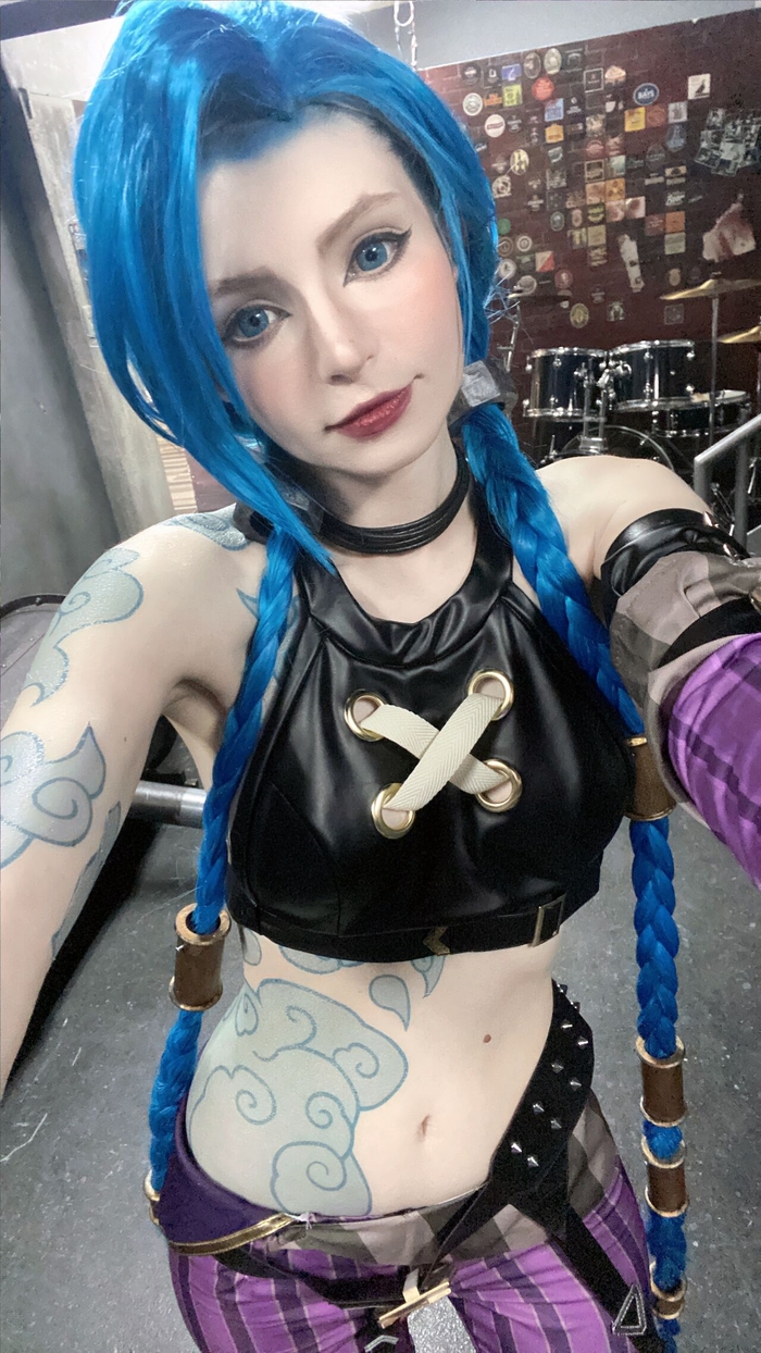 Соблазнительный косплей Jinx (League of Legends ) by Peachymilky 18+