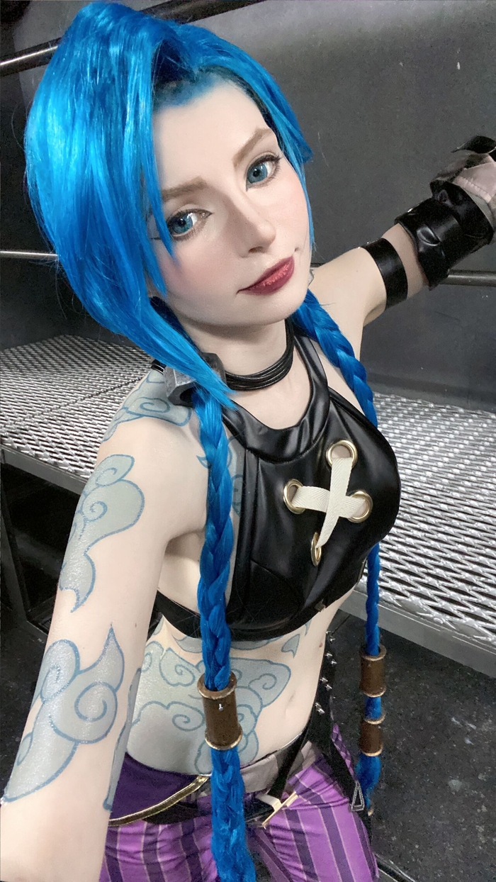 Пленительный косплей Jinx (League of Legends ) by Peachymilky nude