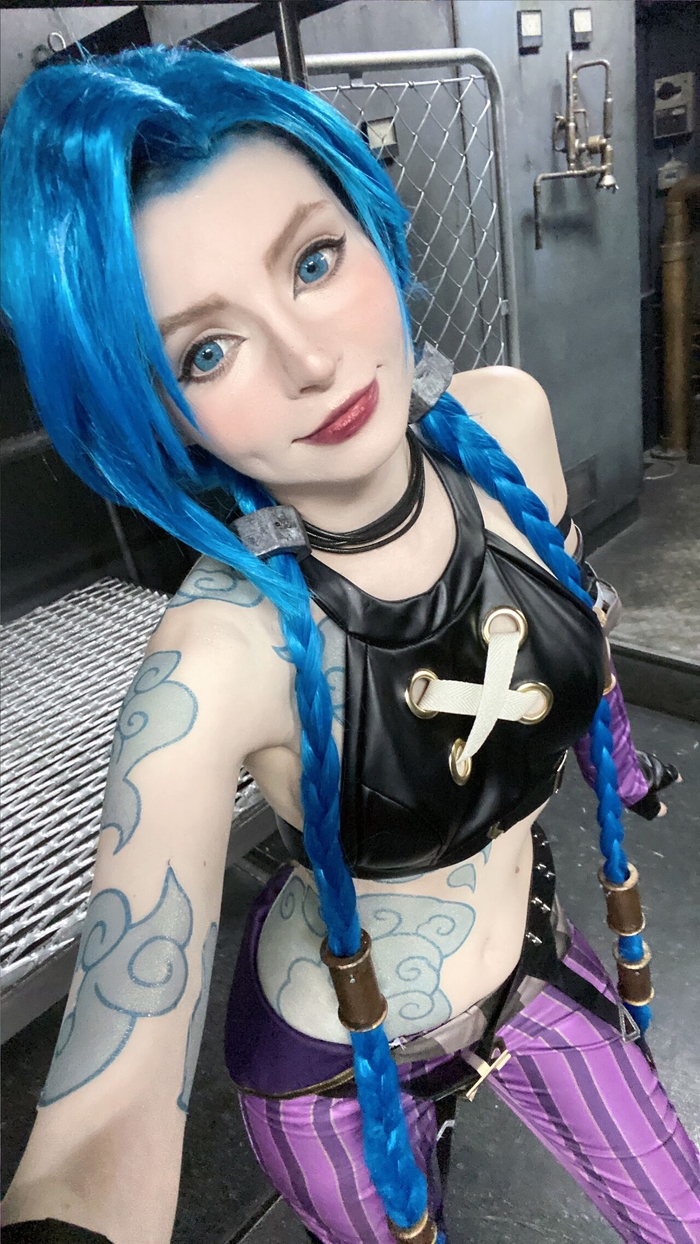 Эротический косплей Jinx (League of Legends ) by Peachymilky можно сказать что это уже порно