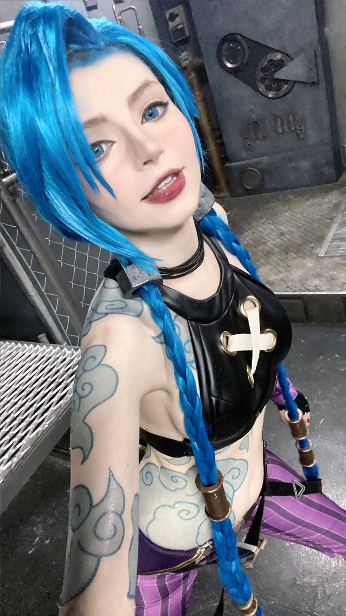 Sexy косплей Jinx (League of Legends ) by Peachymilky girl