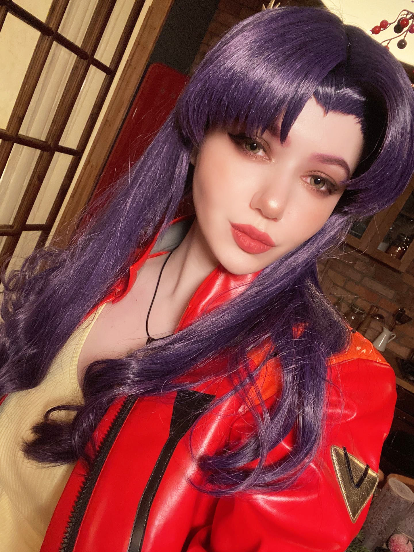 Эротический Cosplay Misato Katsuragi (Evangelion) by Alina Becker показала свою киску