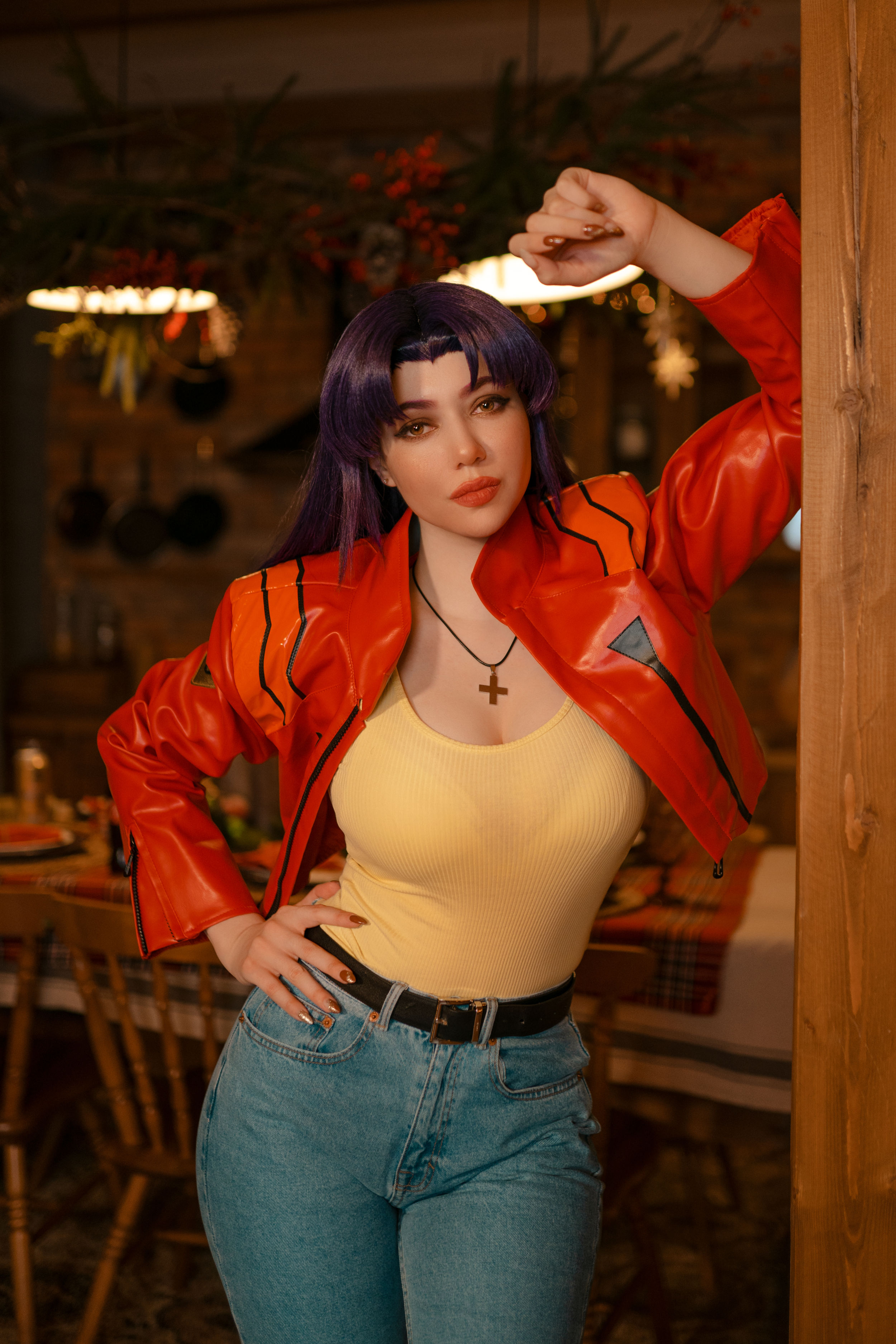 Похотливый Cosplay Misato Katsuragi (Evangelion) by Alina Becker показала свои сиськи